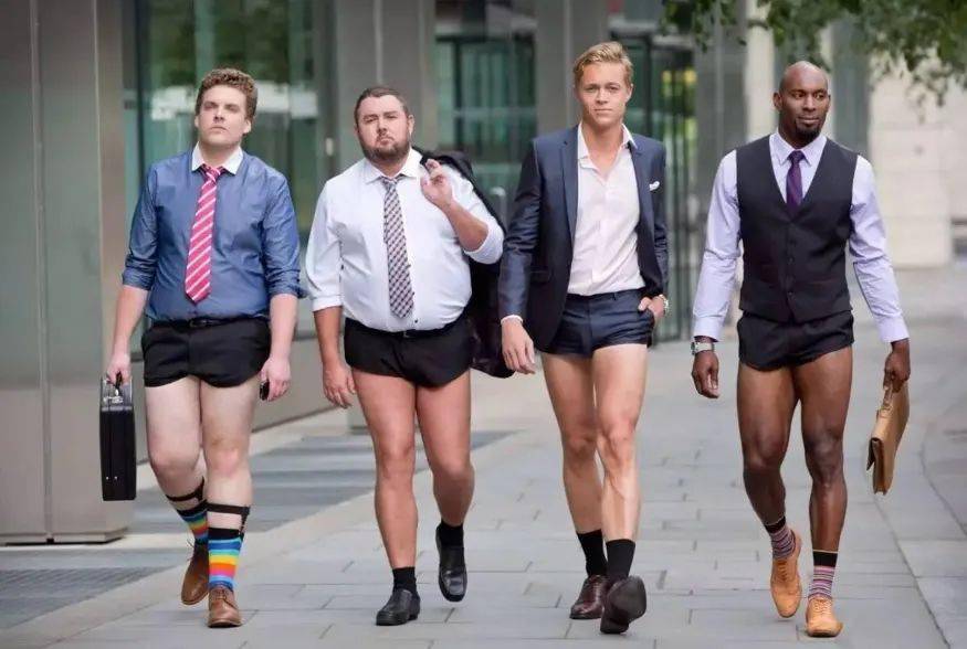 *
短裤搭配好了 女人叫你型男！搭配欠好唤你作“姐妹”|十大外围足球平台app(图2)