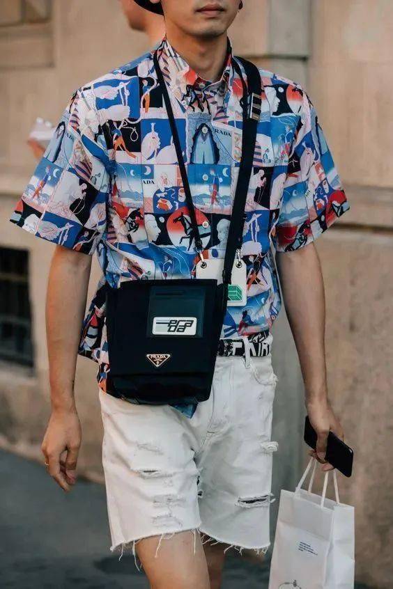 *
短裤搭配好了 女人叫你型男！搭配欠好唤你作“姐妹”|十大外围足球平台app(图10)