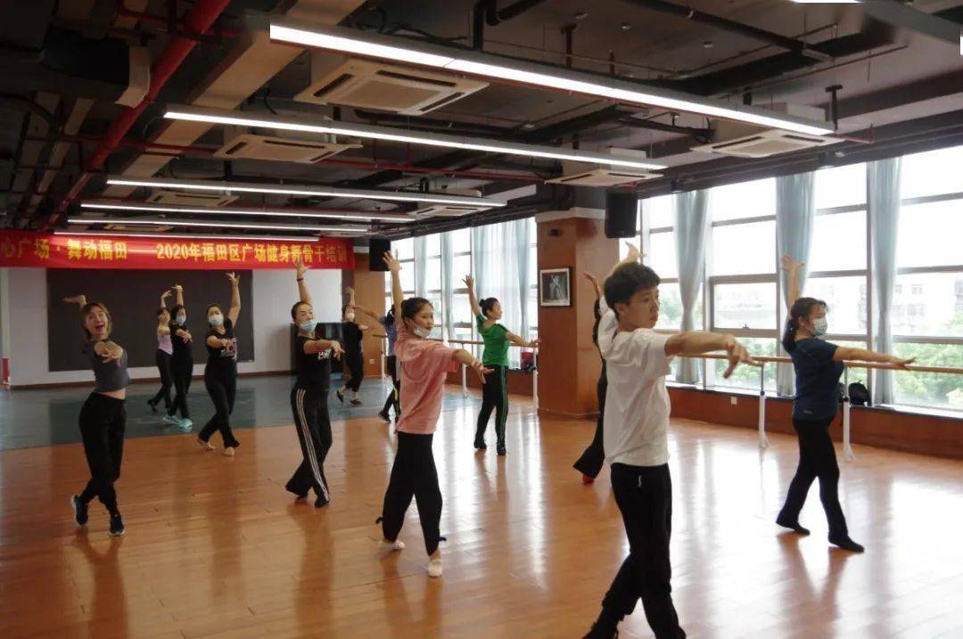 十大外围足球平台app：
​舞起来！乐起来！周日一起围观福田区广场健身舞展演吧(图13)