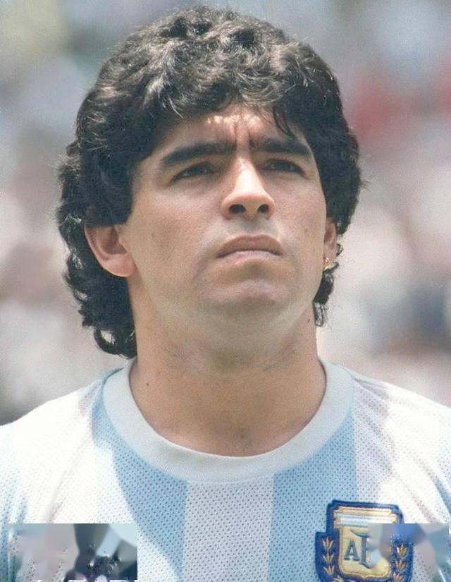 今后足球谁再敢称王?最后的马拉多纳脱离 足坛只有球星:十大外围足球平台app(图1)
今后足球谁再敢称王?最后的马拉多纳脱离 足坛只有球星:十大外围足球平台app(图1)